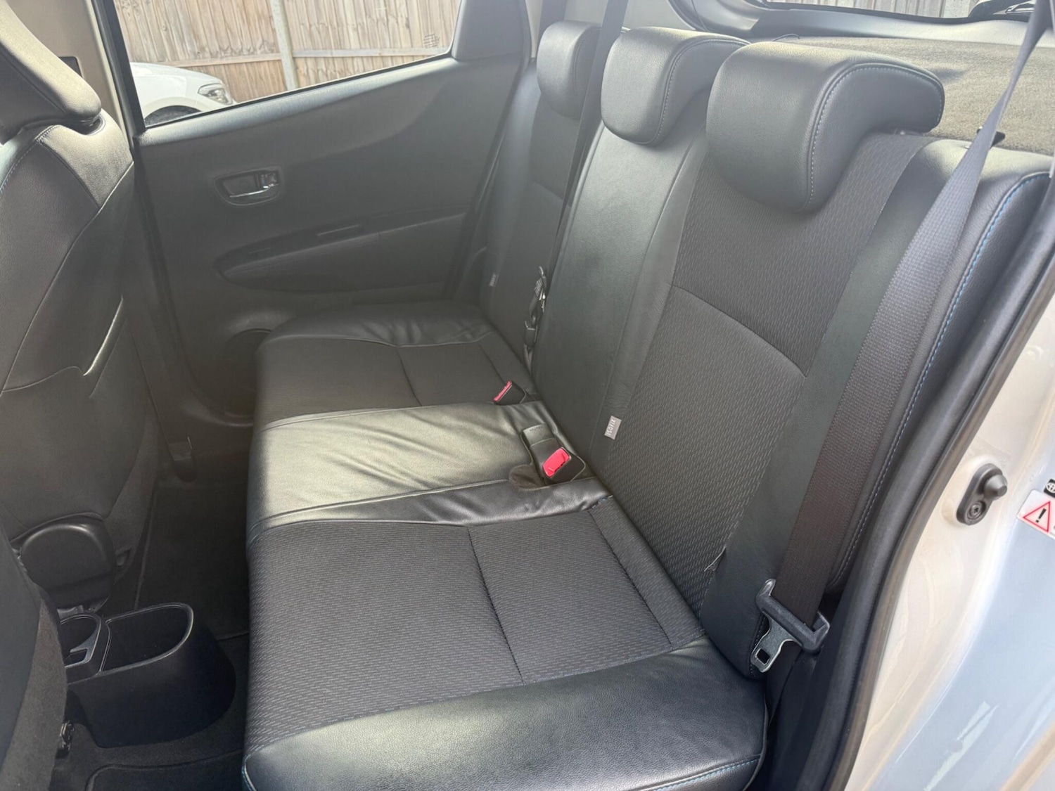 Used Toyota Yaris 2012 for sale - 76781131: Photo 39