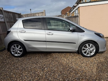 Used Toyota Yaris 2012 for sale - 76781131: Photo