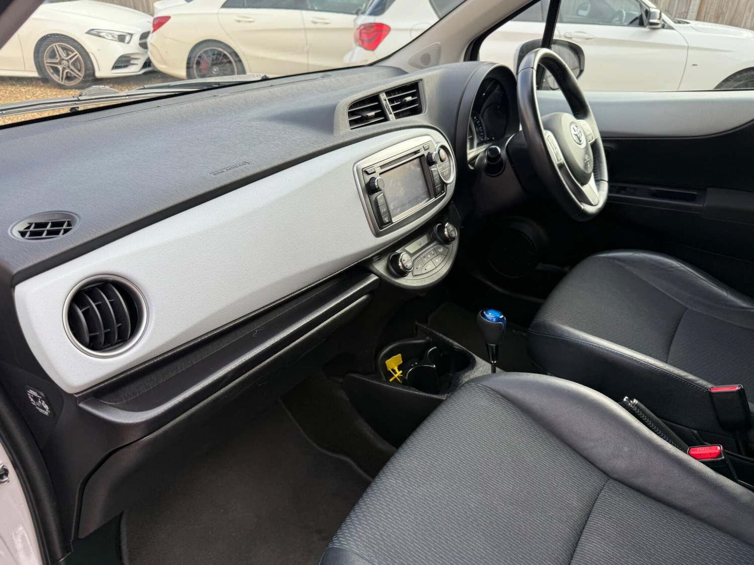 Used Toyota Yaris 2012 for sale - 76781131: Photo 40