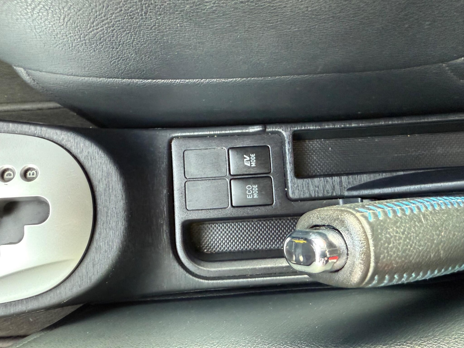 Used Toyota Yaris 2012 for sale - 76781131: Photo 42