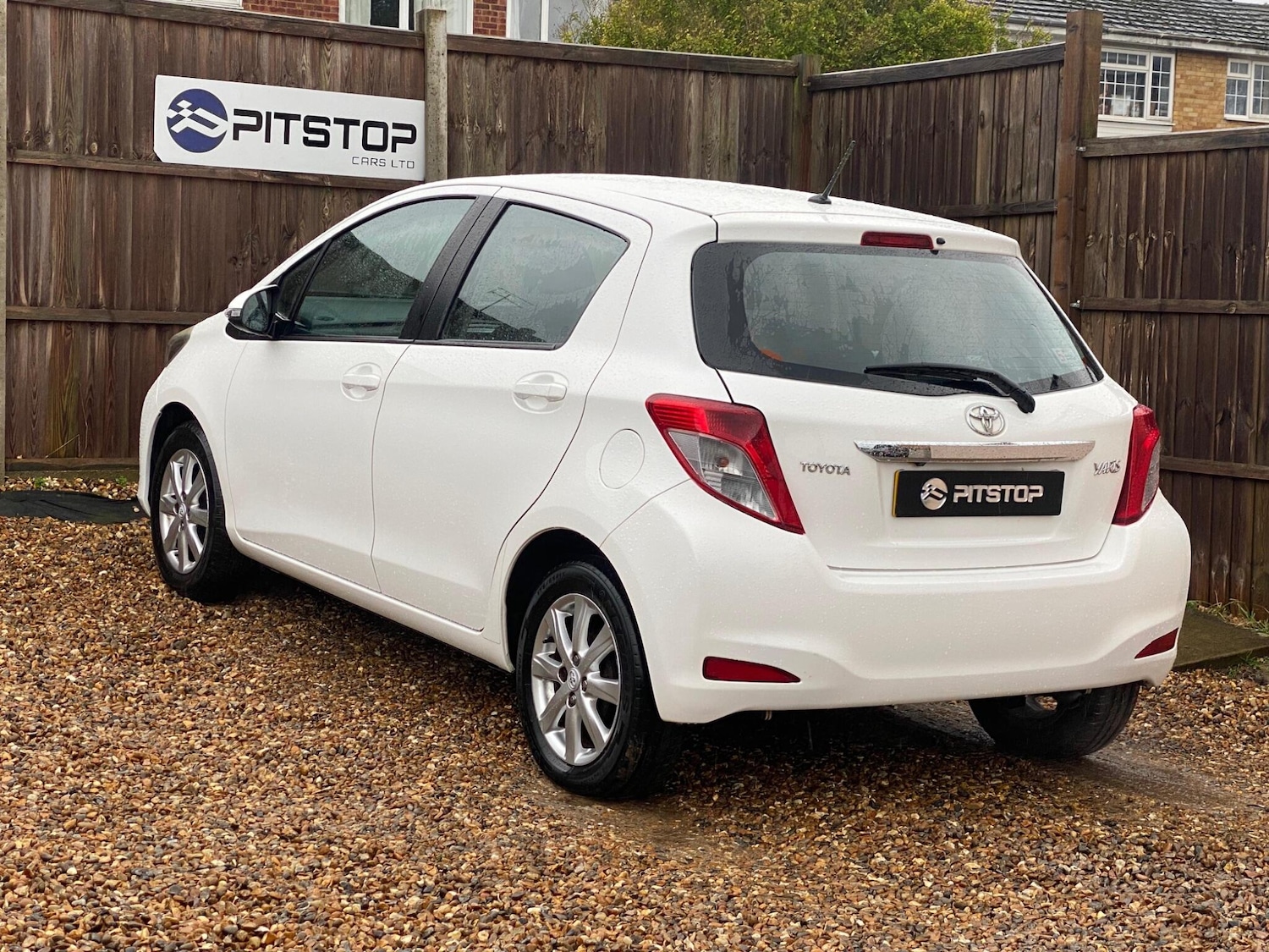 Used Toyota Yaris 2013 for sale - 77479481: Photo 2