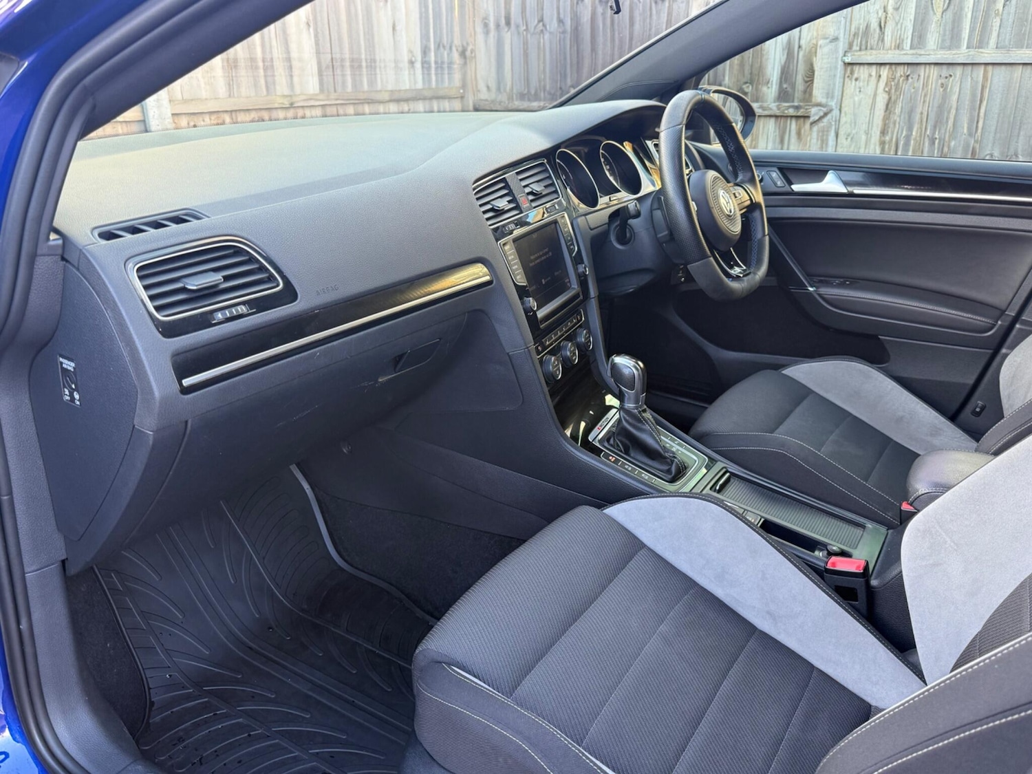 Used Volkswagen Golf 2016 for sale - 76786490: Photo 26