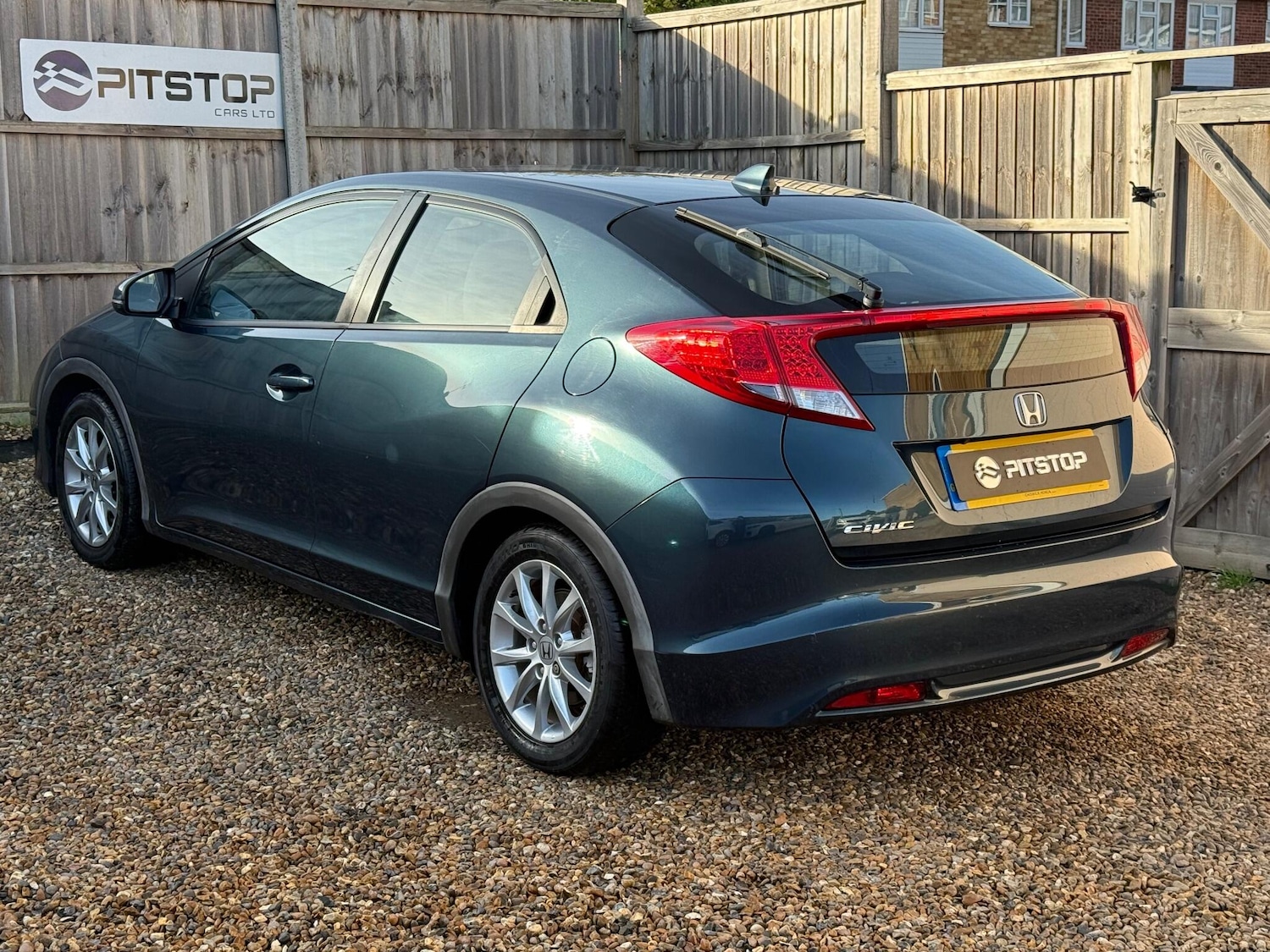 Used Honda Civic 2012 for sale - 76936620: Photo 2