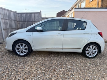 Used Toyota Yaris 2015 for sale - 79169659: Photo