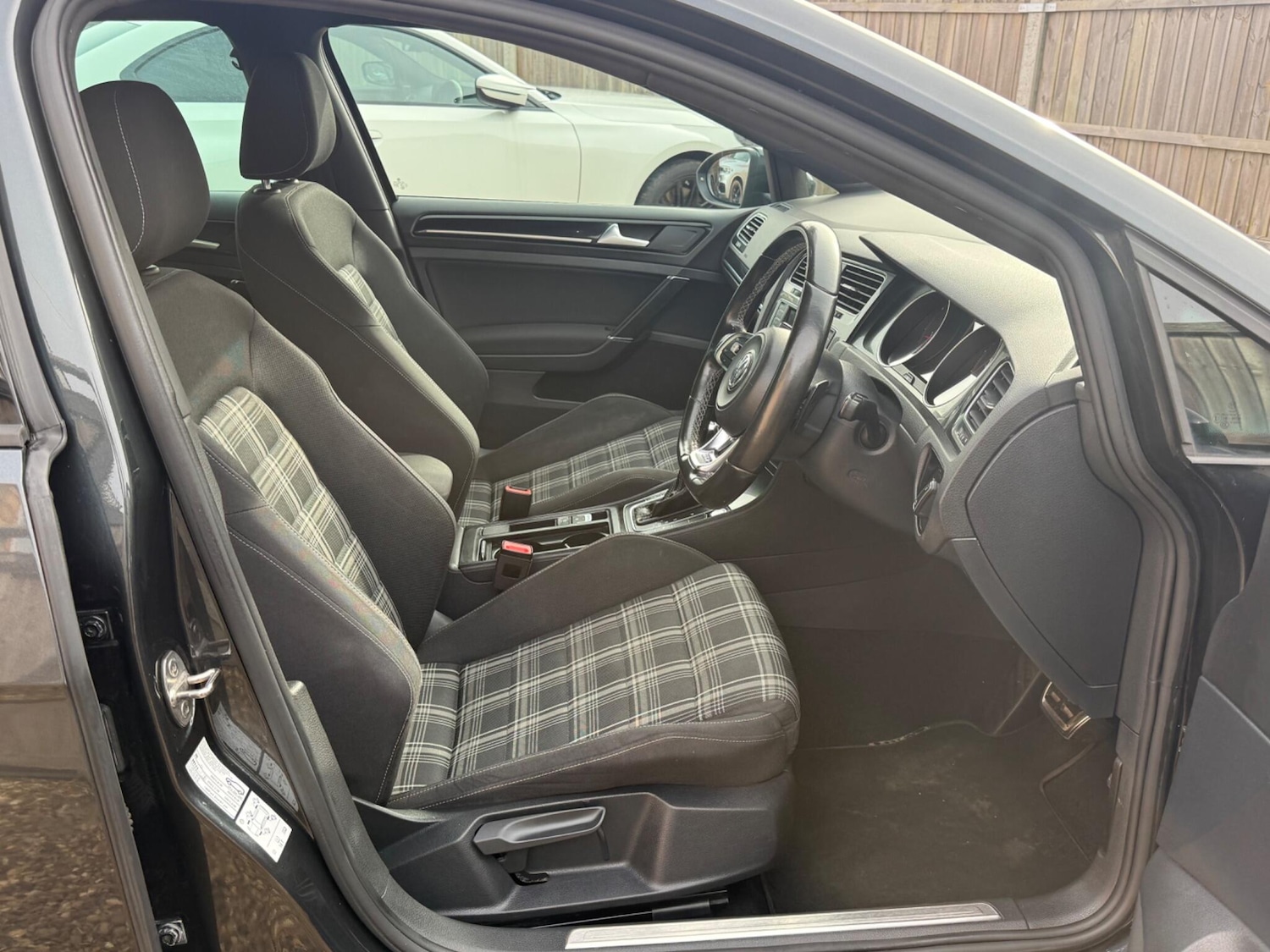 Used Volkswagen Golf 2016 for sale - 77585923: Photo 44