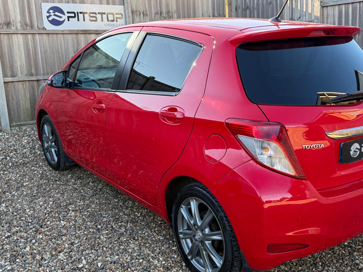 Used Toyota Yaris 2012 for sale - 77722613: Photo 13