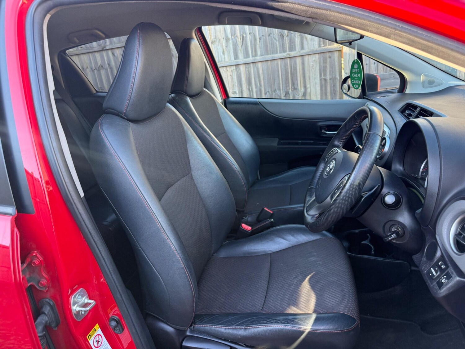 Used Toyota Yaris 2012 for sale - 77722613: Photo 24