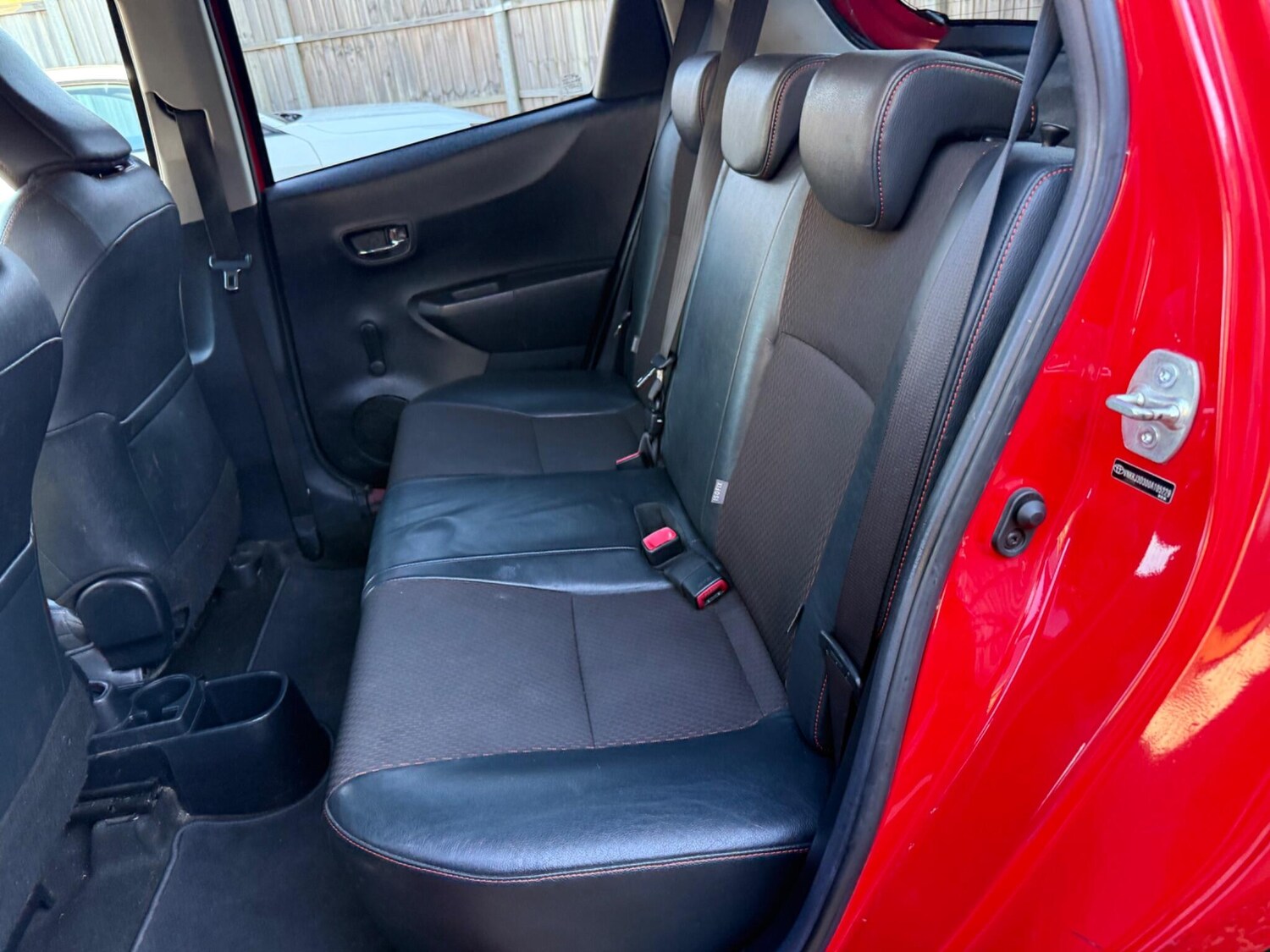 Used Toyota Yaris 2012 for sale - 77722613: Photo 29