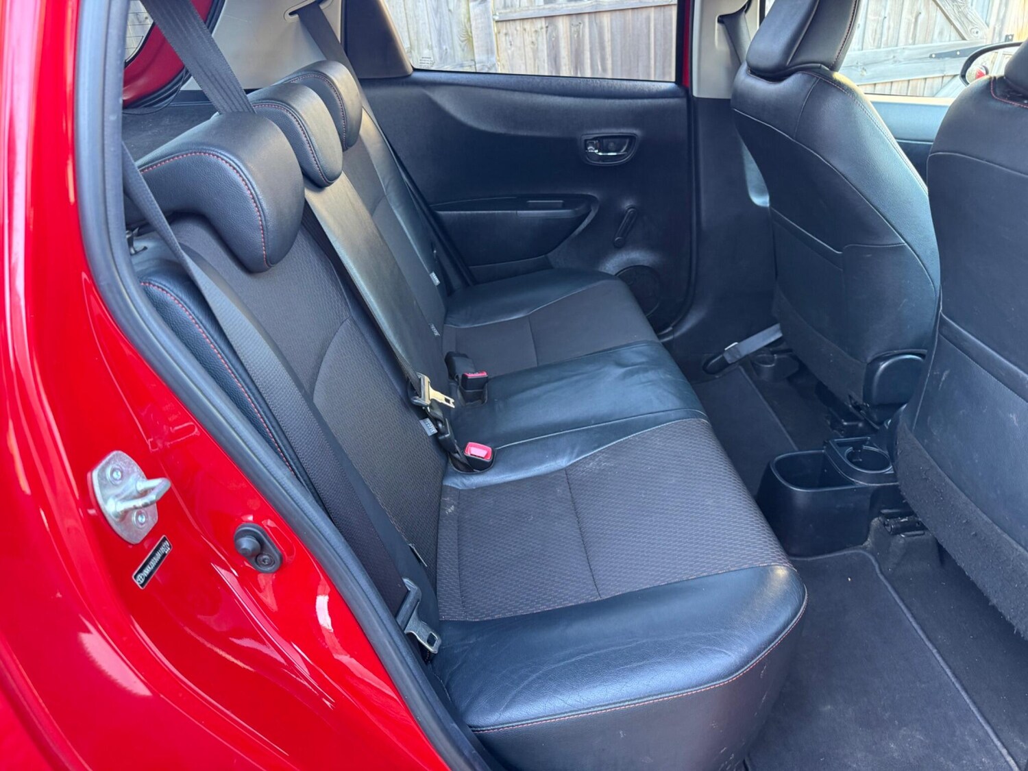 Used Toyota Yaris 2012 for sale - 77722613: Photo 30