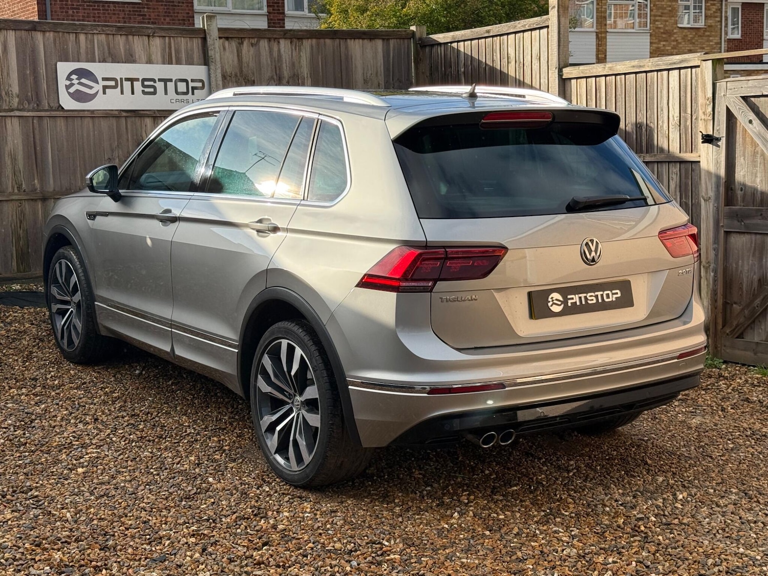 Used Volkswagen Tiguan 2017 for sale - 77237941: Photo 2