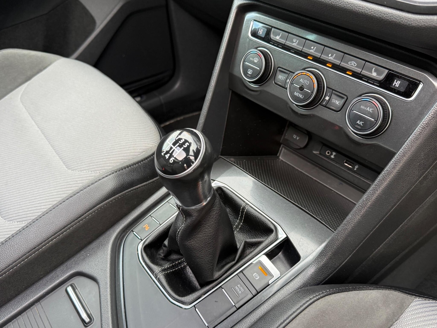 Used Volkswagen Tiguan 2017 for sale - 77237941: Photo 30