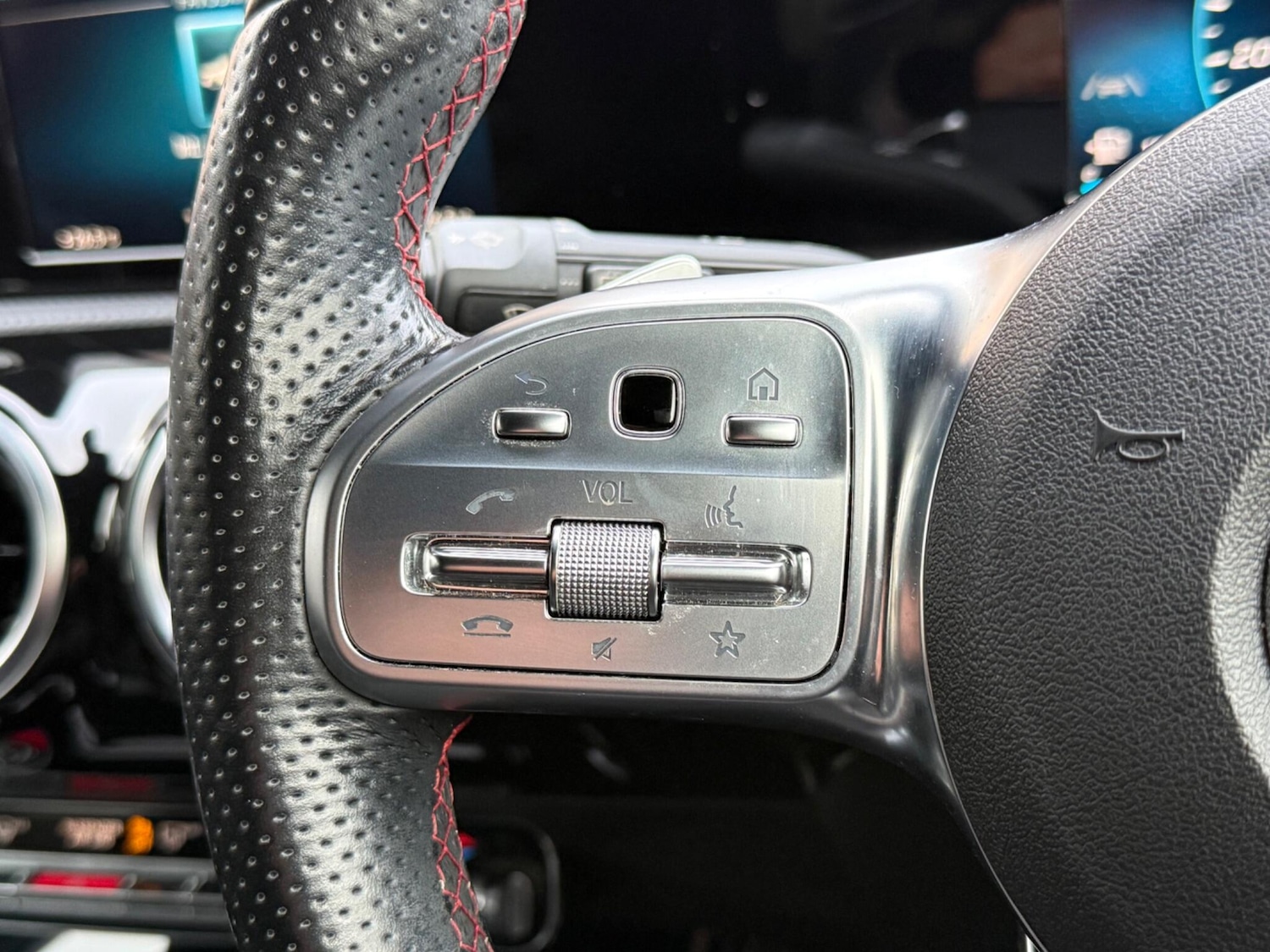 Used Mercedes-Benz A-Class 2018 for sale - 77331145: Photo 40