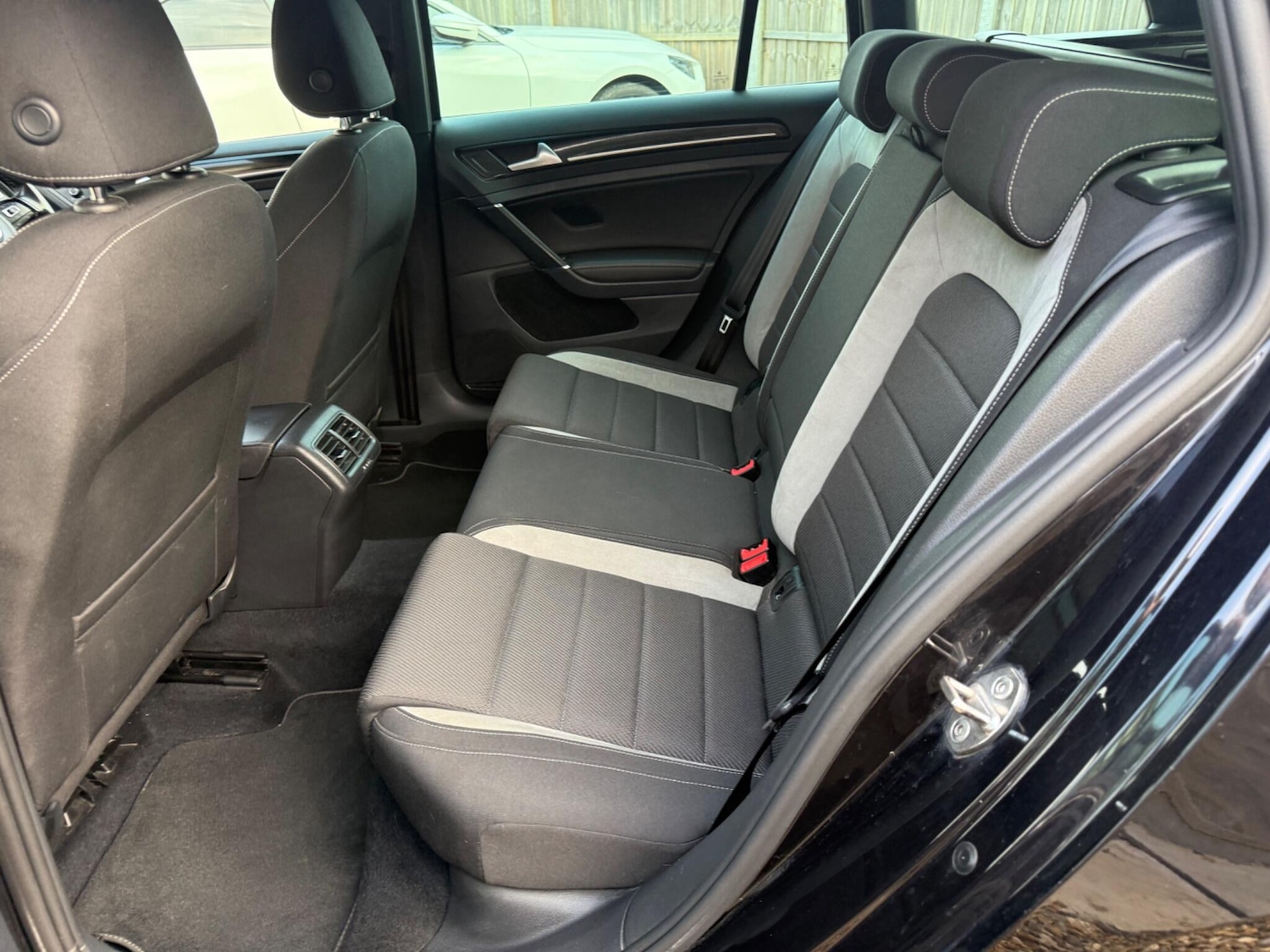 Used Volkswagen Golf 2016 for sale - 78034619: Photo 32