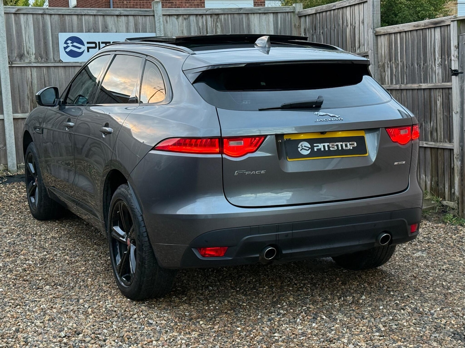 Used Jaguar F-Pace 2019 for sale - 77174858: Photo 2