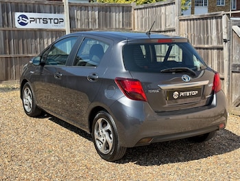 Used Toyota Yaris 2015 for sale - 79158199: Photo