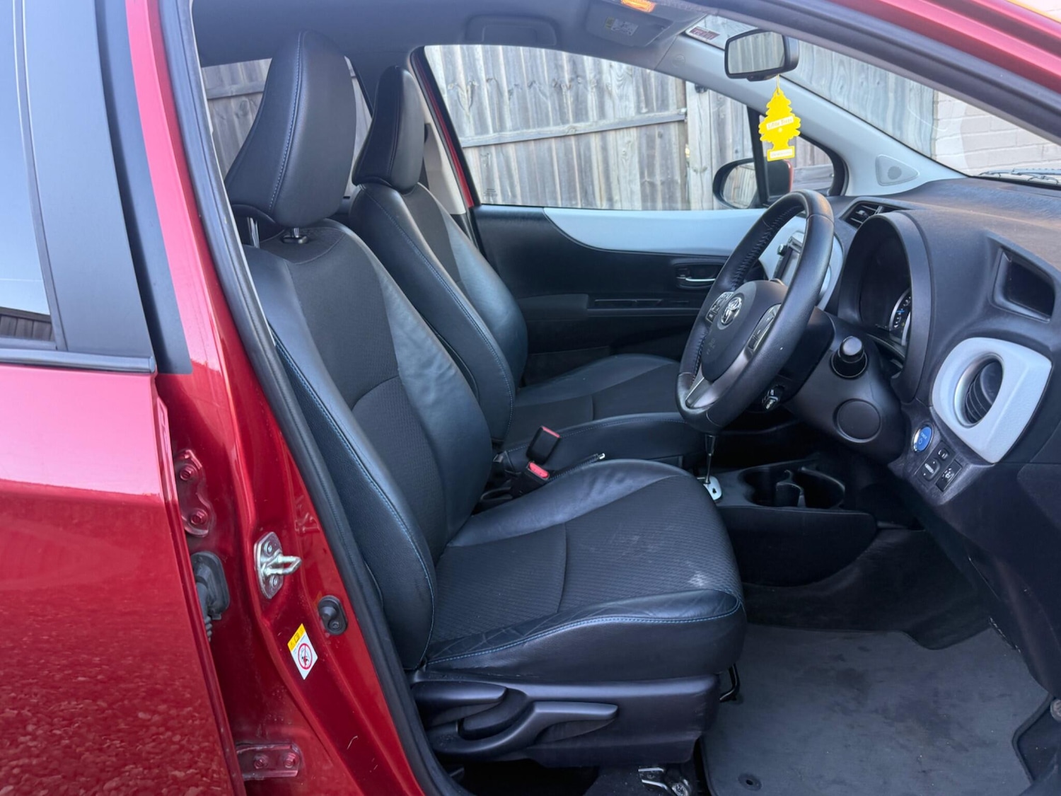 Used Toyota Yaris 2014 for sale - 77724097: Photo 19