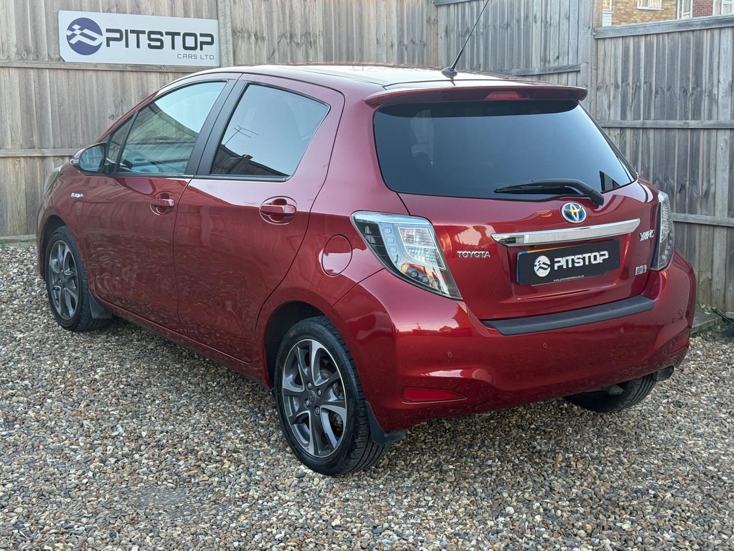 Used Toyota Yaris 2014 for sale - 77724097: Photo 2