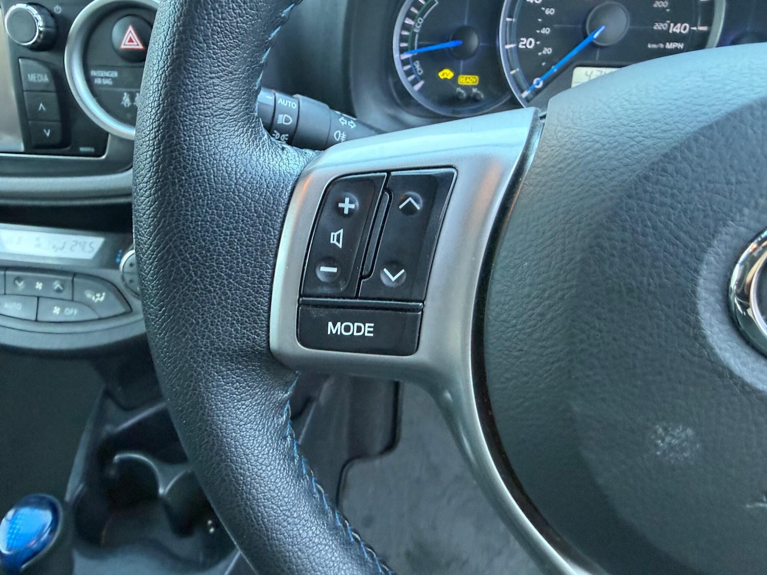 Used Toyota Yaris 2014 for sale - 77724097: Photo 24