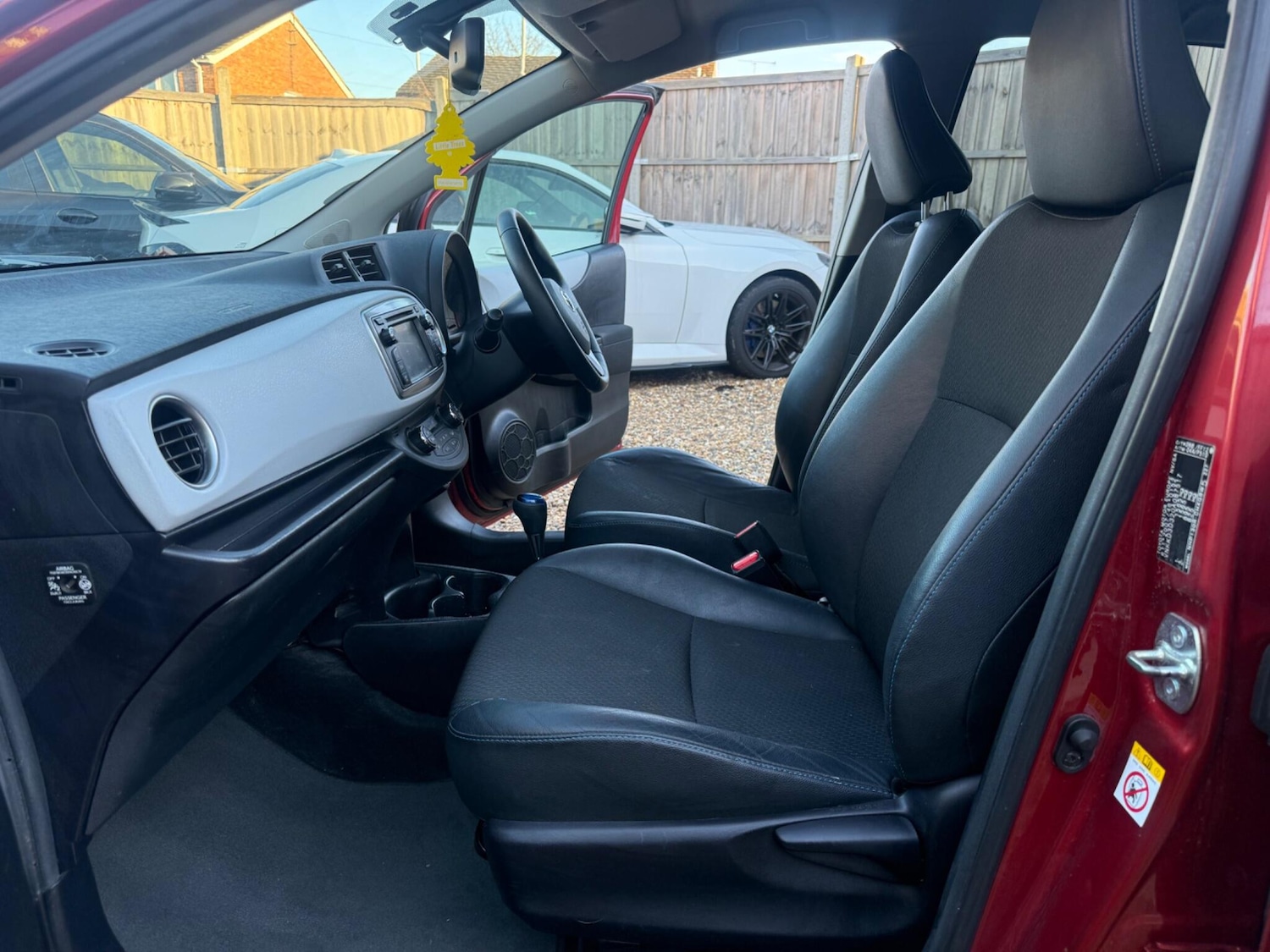 Used Toyota Yaris 2014 for sale - 77724097: Photo 33