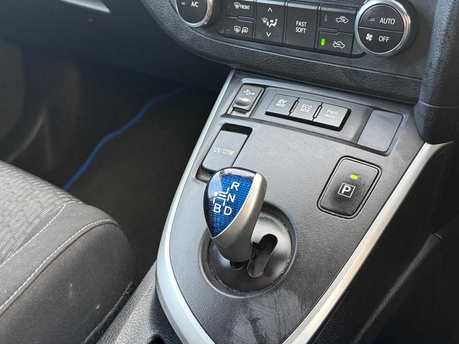 Used Toyota Auris 2015 for sale - 77203332: Photo 25