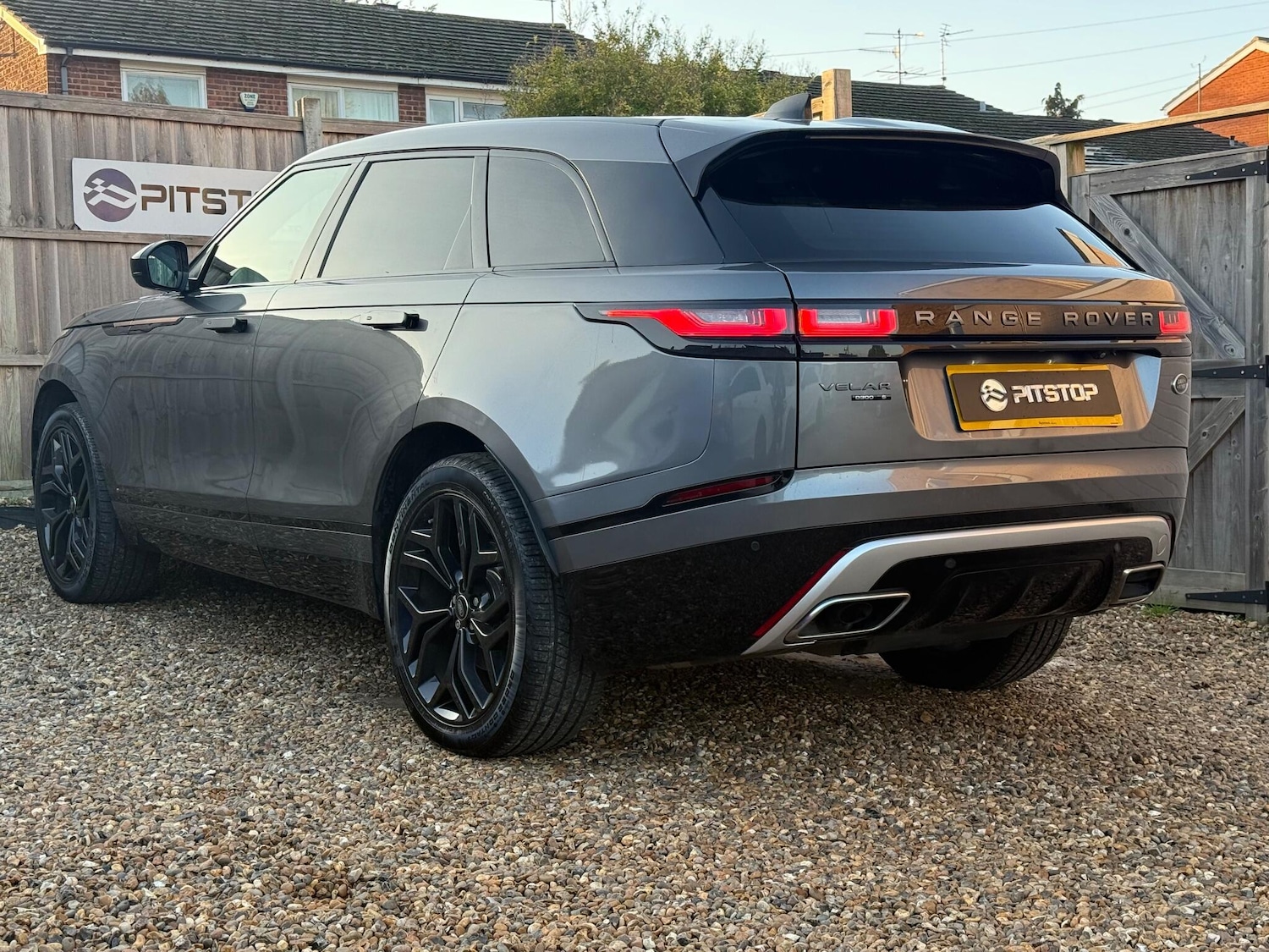 Used Land Rover Range Rover Velar 2017 for sale - 77081372: Photo 2