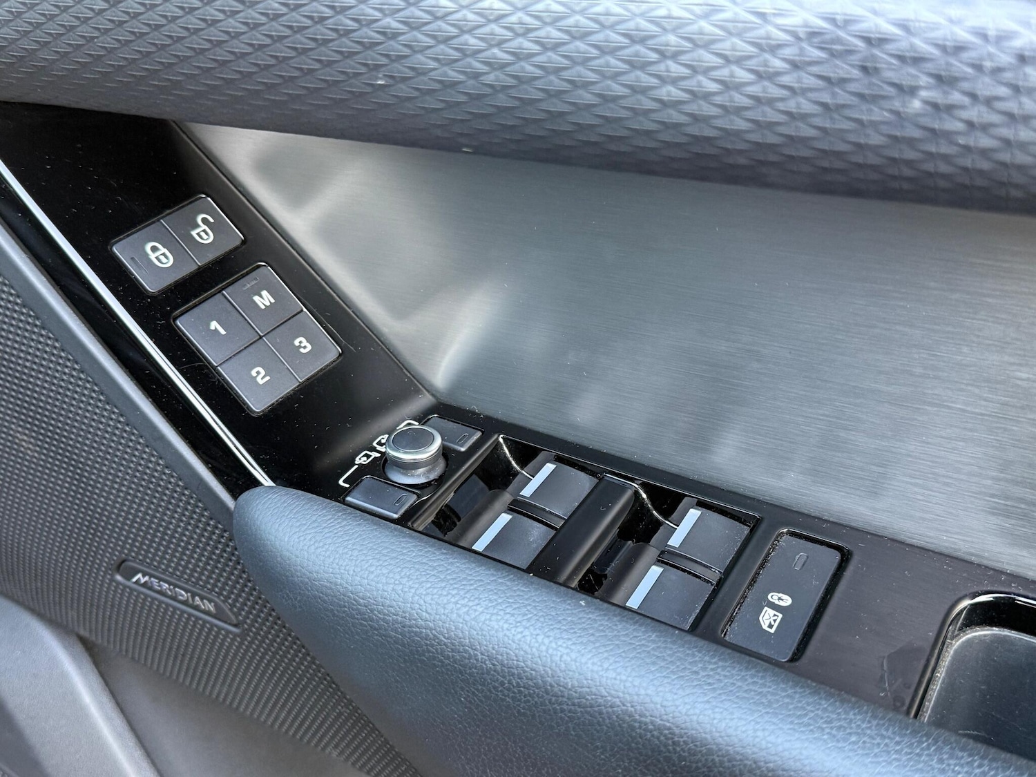 Used Land Rover Range Rover Velar 2017 for sale - 77081372: Photo 28