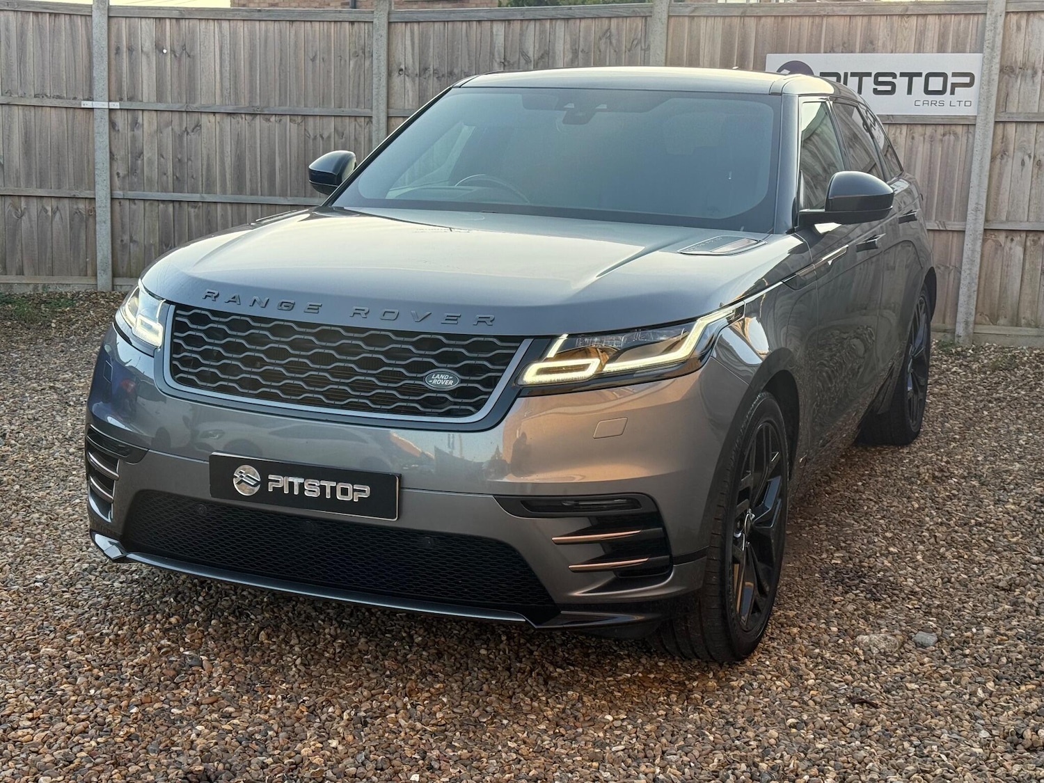 Used Land Rover Range Rover Velar 2017 for sale - 77081372: Photo 4