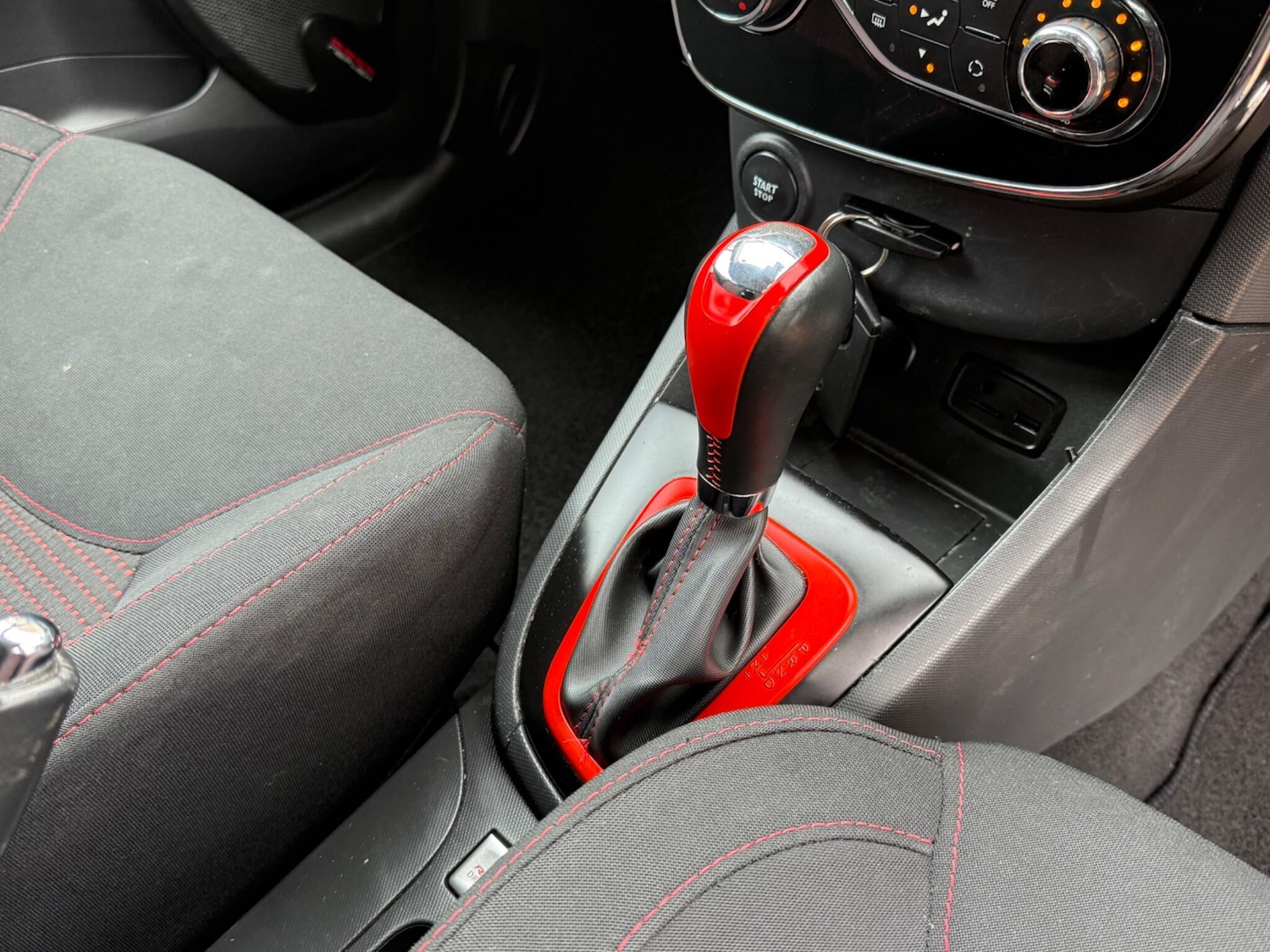 Used Renault Clio for sale - 77853773: Photo 23