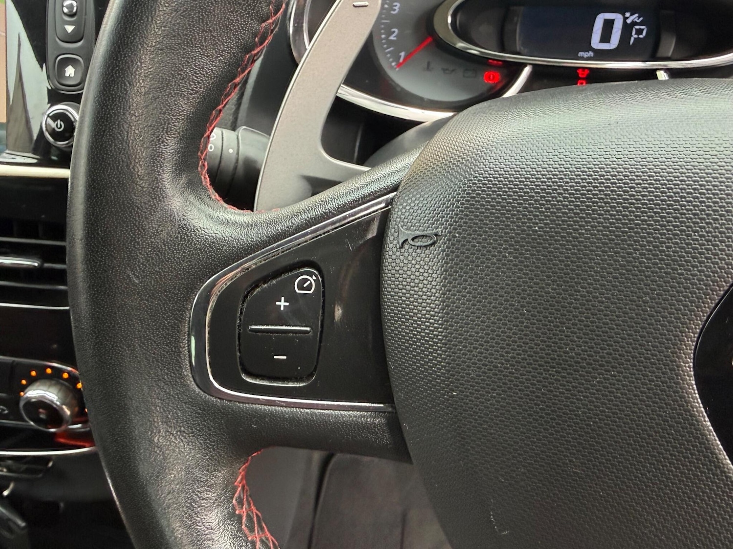 Used Renault Clio for sale - 77853773: Photo 25