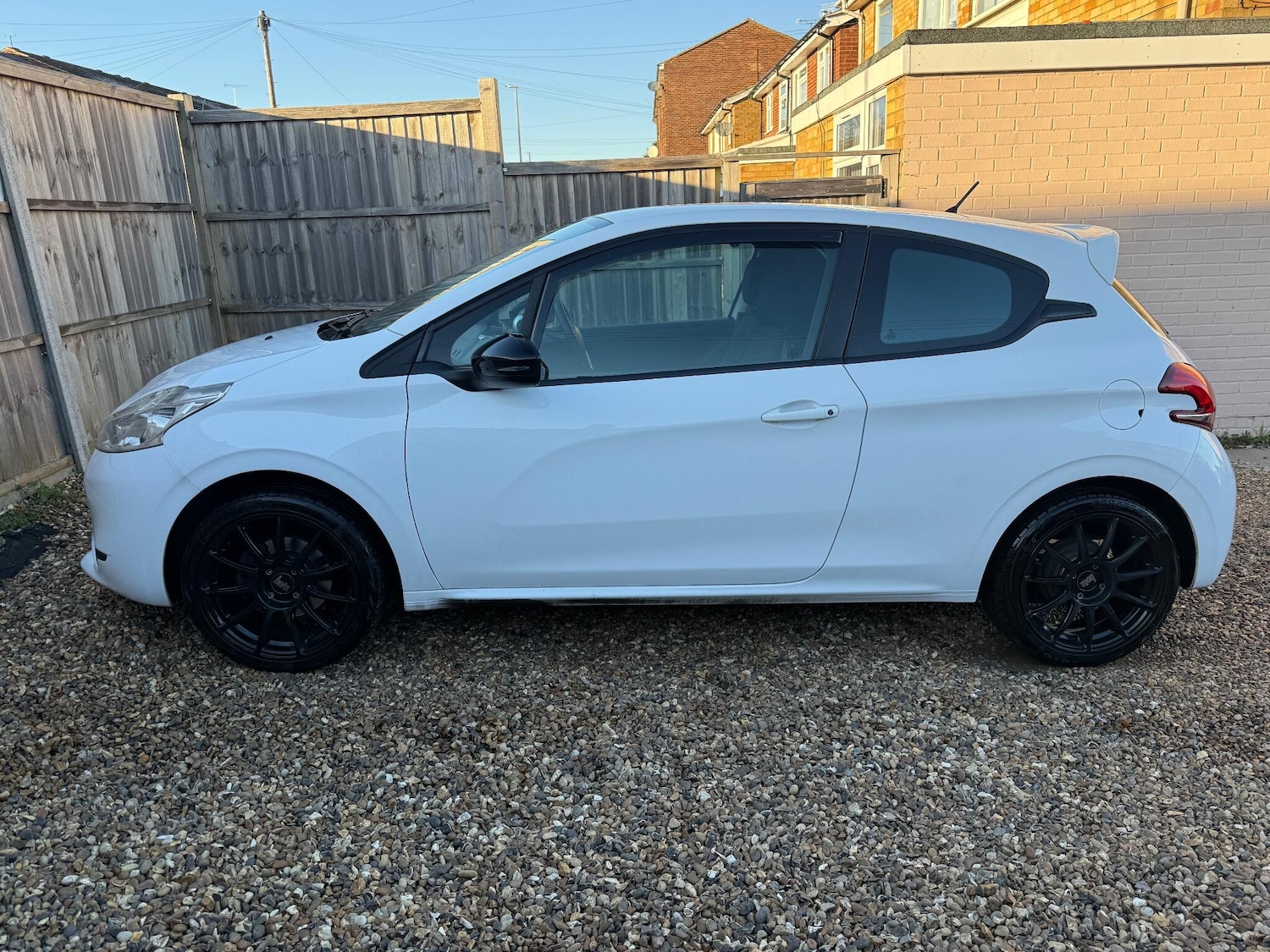 Used Peugeot 208 2015 for sale - 77131544: Photo 10