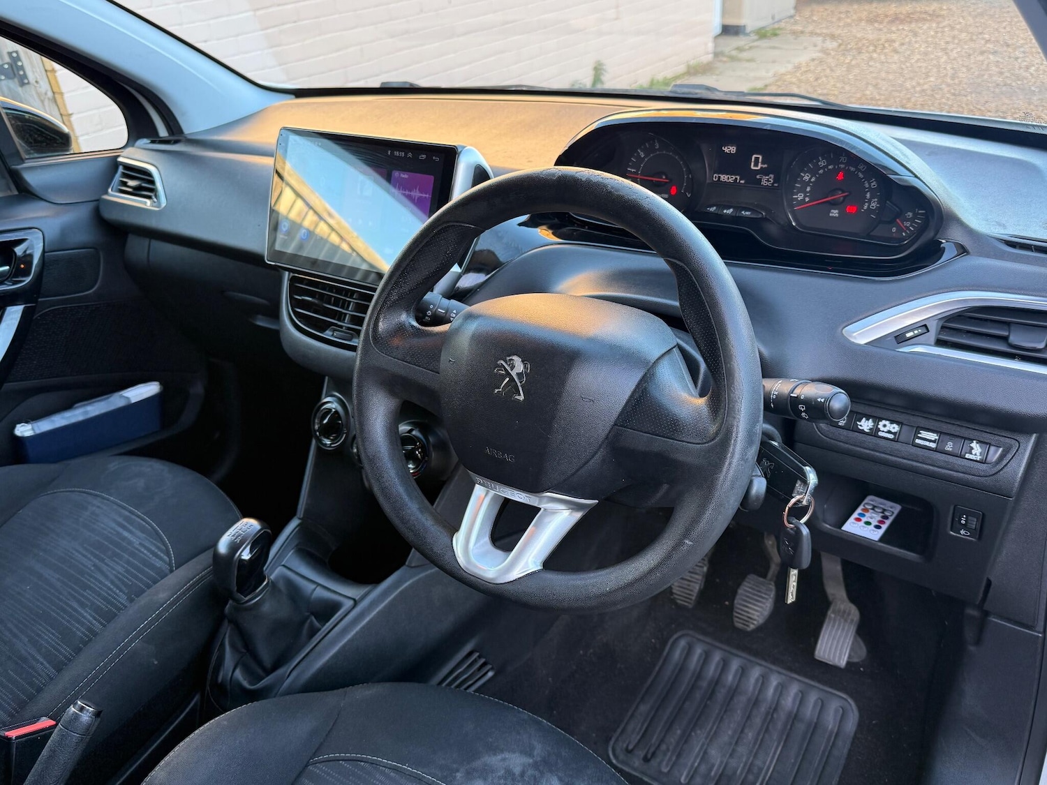 Used Peugeot 208 2015 for sale - 77131544: Photo 19