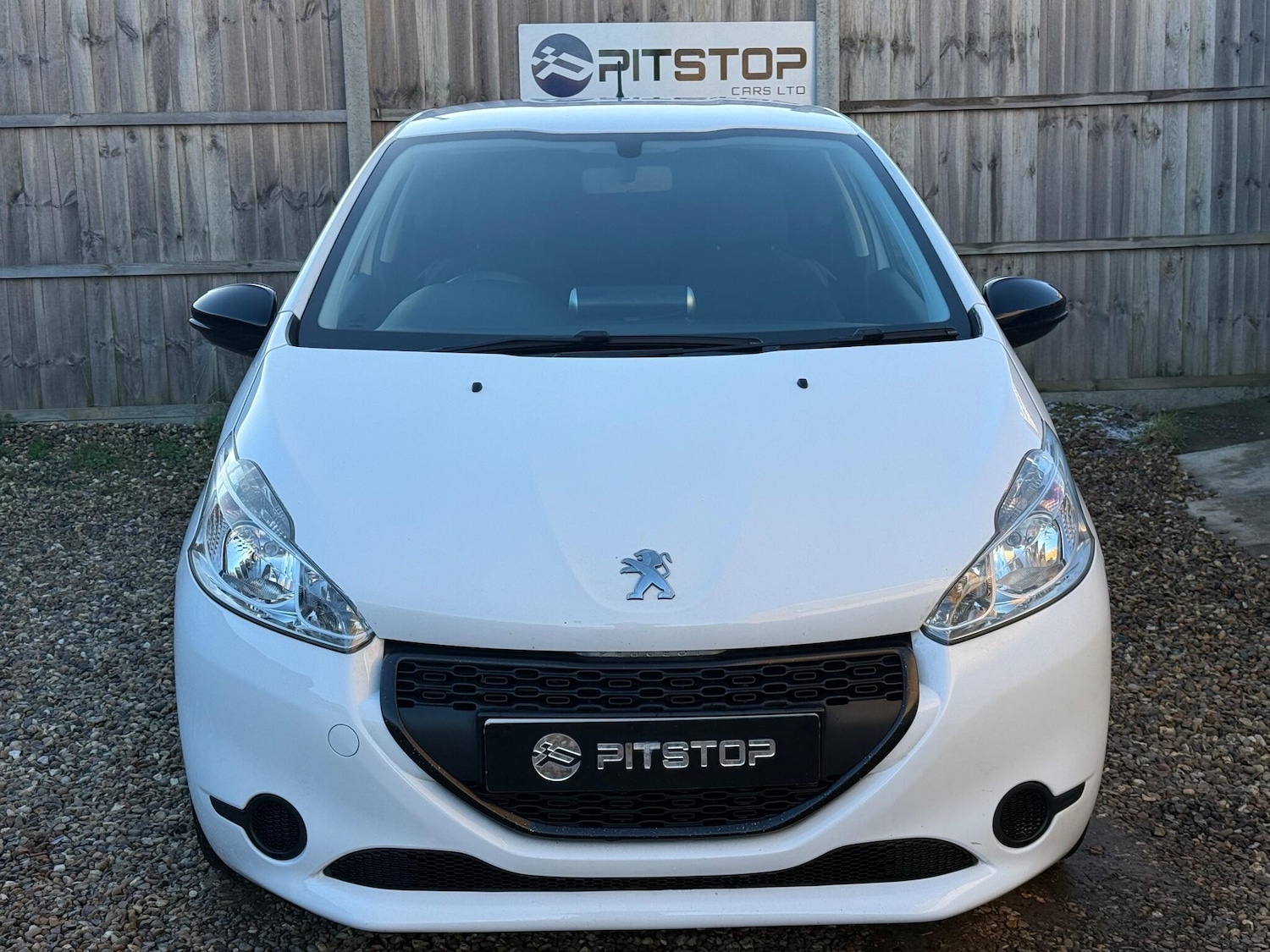 Used Peugeot 208 2015 for sale - 77131544: Photo 6
