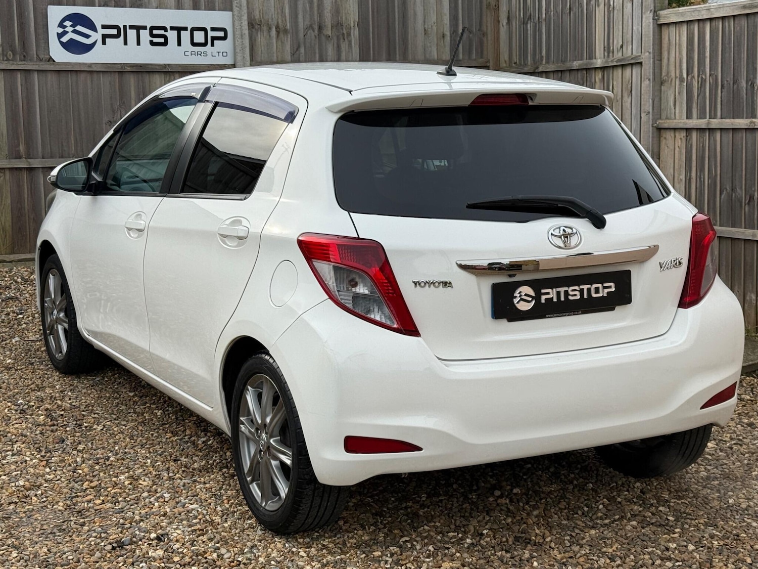 Used Toyota Yaris 2012 for sale - 77586643: Photo 2