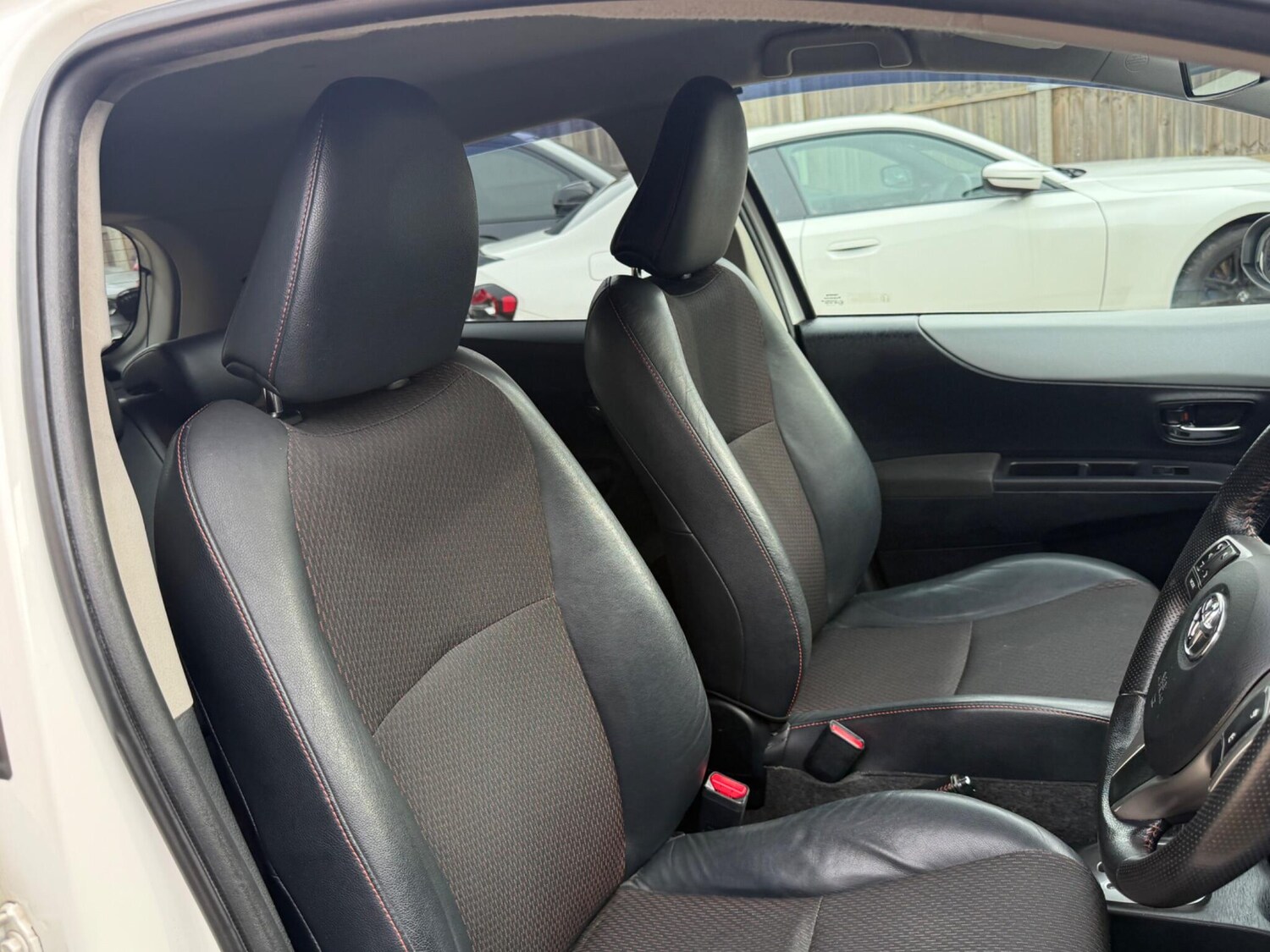 Used Toyota Yaris 2012 for sale - 77586643: Photo 31