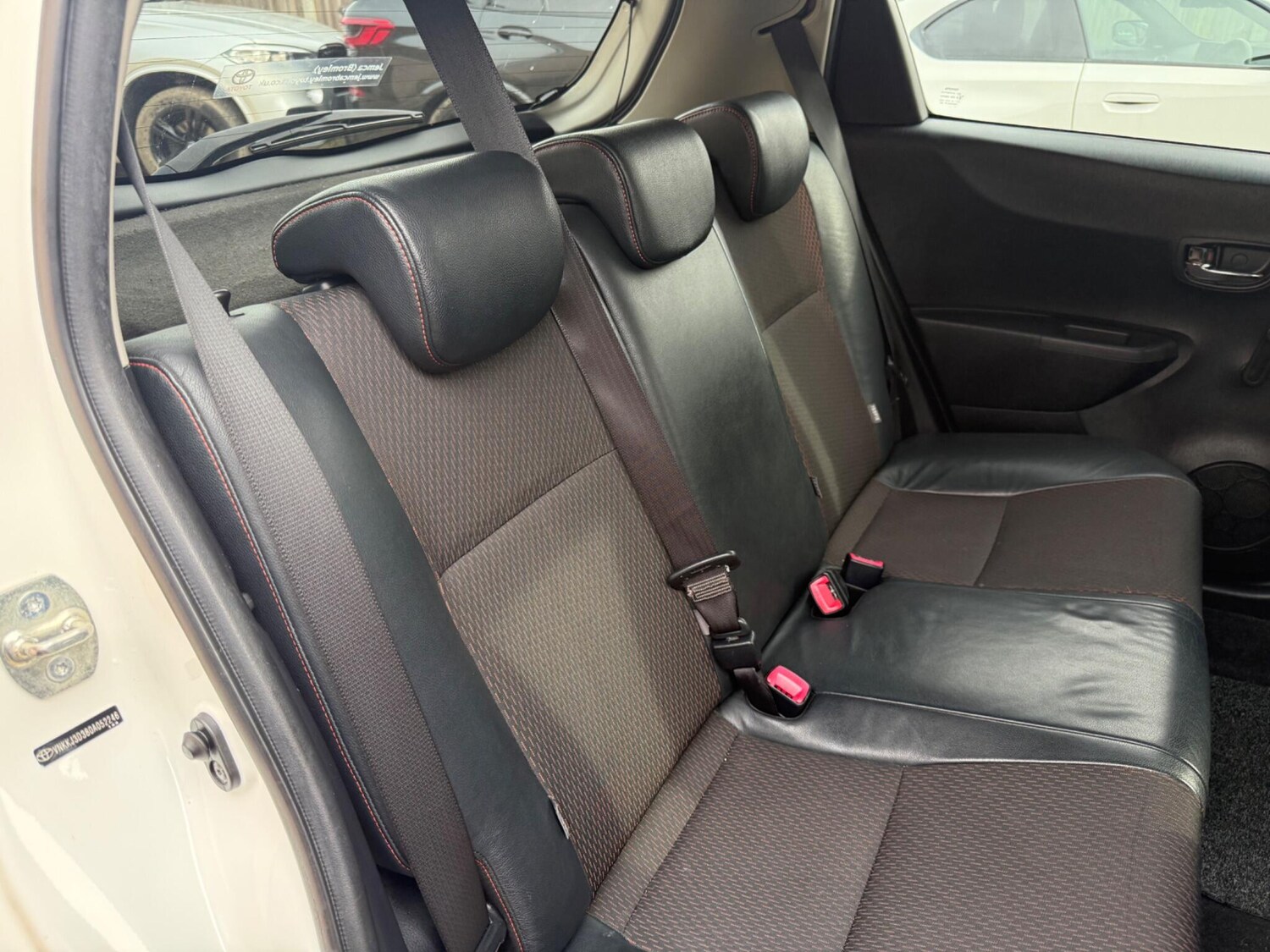 Used Toyota Yaris 2012 for sale - 77586643: Photo 33