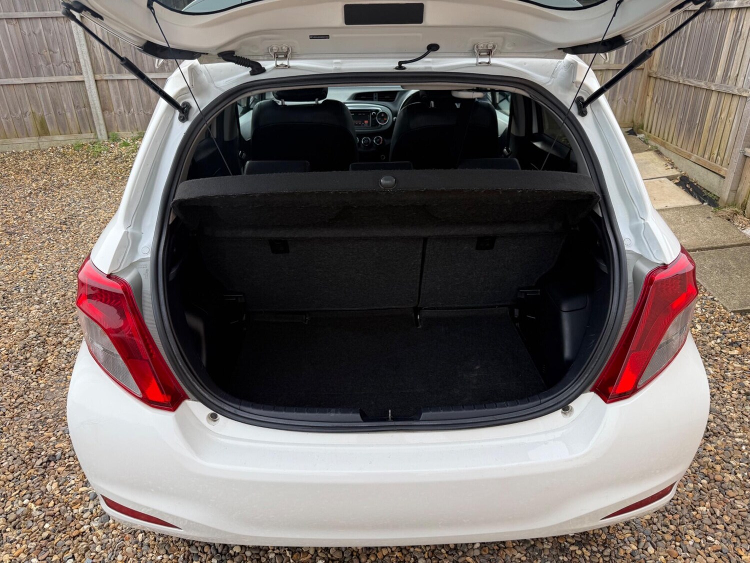 Used Toyota Yaris 2012 for sale - 77586643: Photo 34