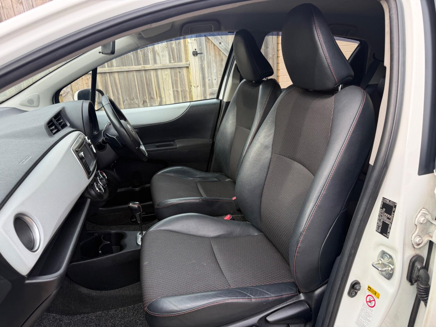 Used Toyota Yaris 2012 for sale - 77586643: Photo 36