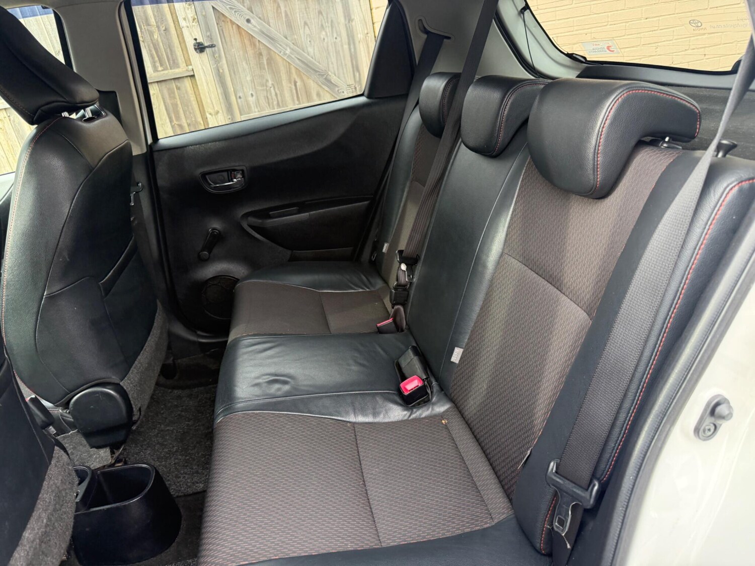 Used Toyota Yaris 2012 for sale - 77586643: Photo 38