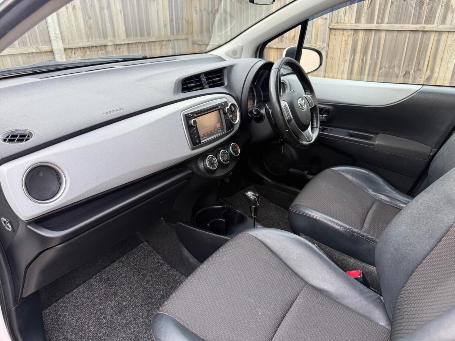 Used Toyota Yaris 2012 for sale - 77586643: Photo 39