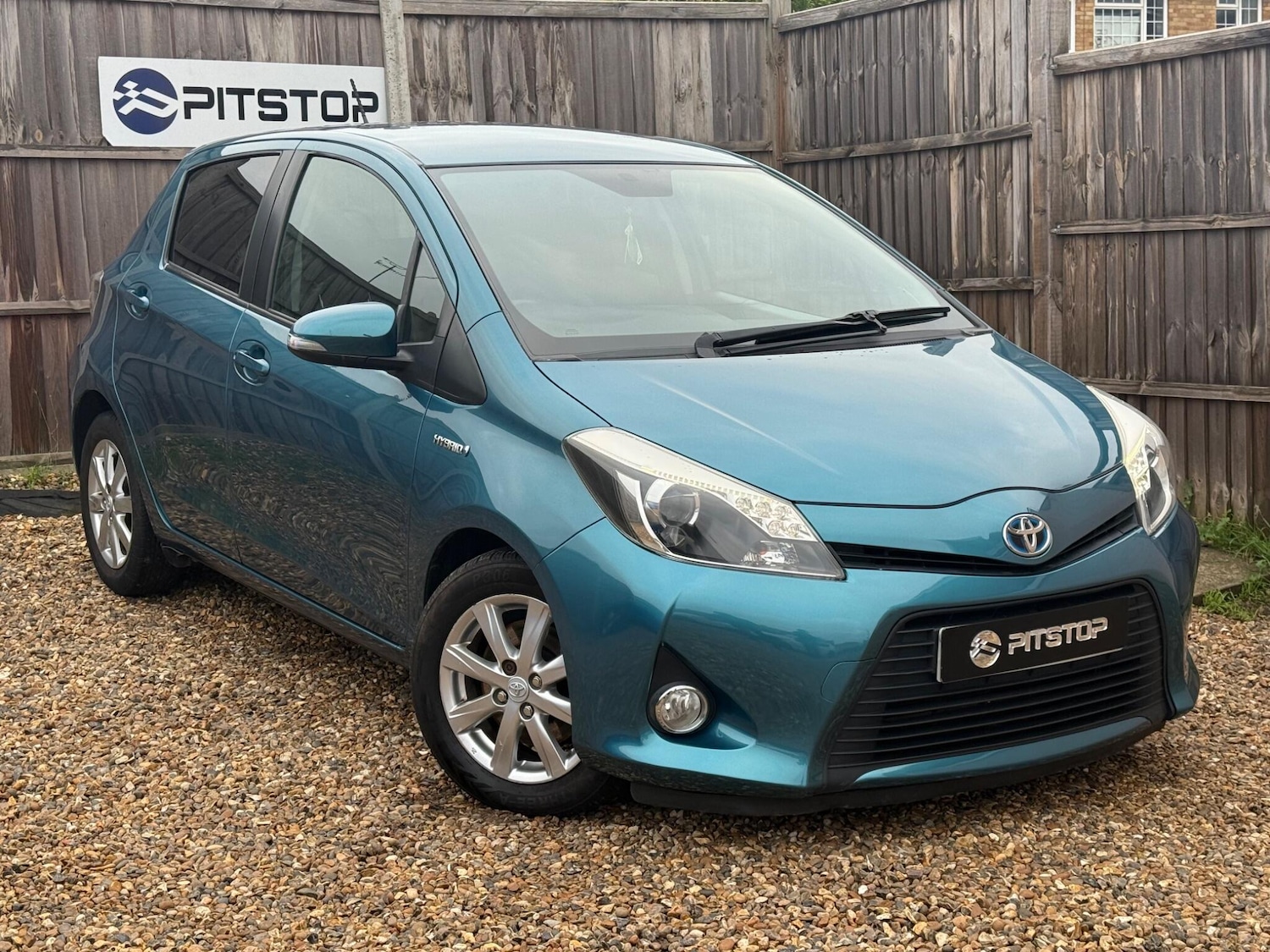 Used Toyota Yaris 2013 for sale - 76780893: Photo 1