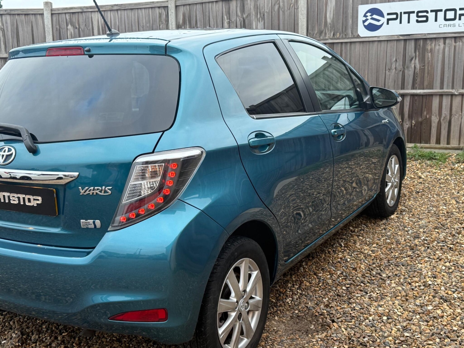 Used Toyota Yaris 2013 for sale - 76780893: Photo 14