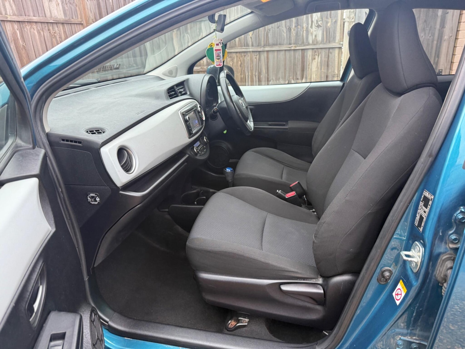 Used Toyota Yaris 2013 for sale - 76780893: Photo 24