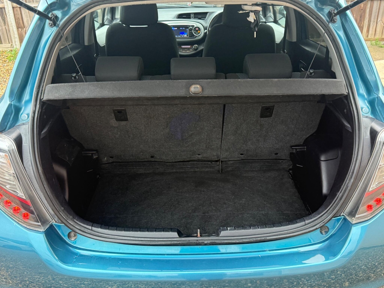 Used Toyota Yaris 2013 for sale - 76780893: Photo 27