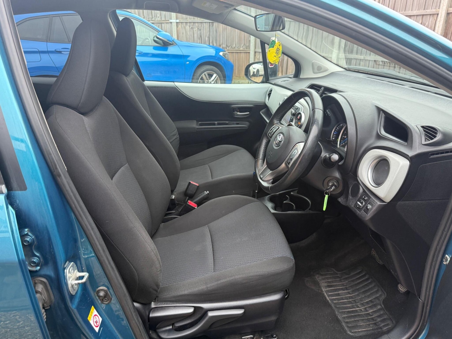 Used Toyota Yaris 2013 for sale - 76780893: Photo 28