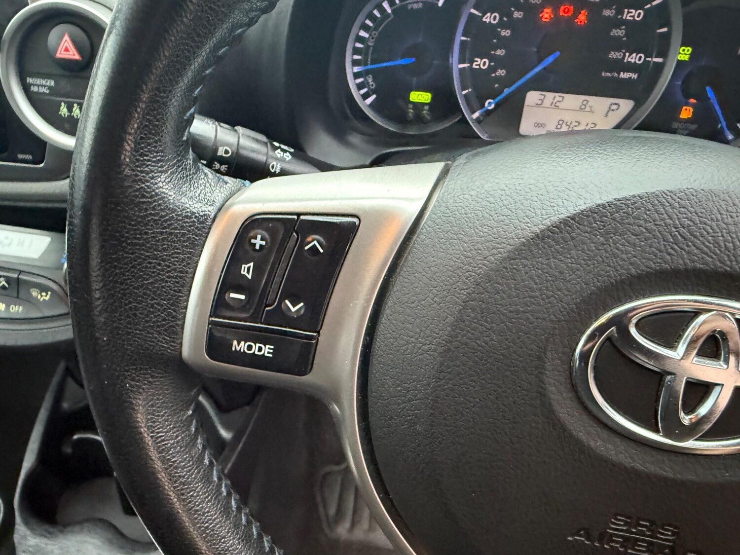 Used Toyota Yaris 2013 for sale - 76780893: Photo 32