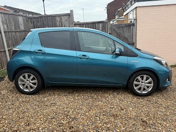Used Toyota Yaris 2013 for sale - 76780893: Photo