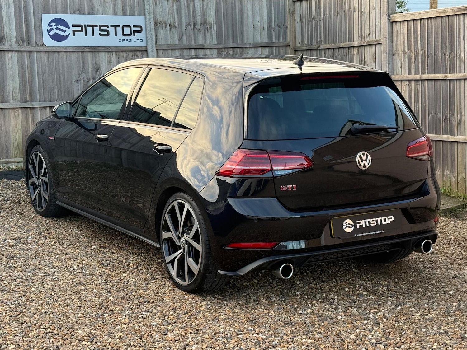 Used Volkswagen Golf 2019 for sale - 77074230: Photo 2