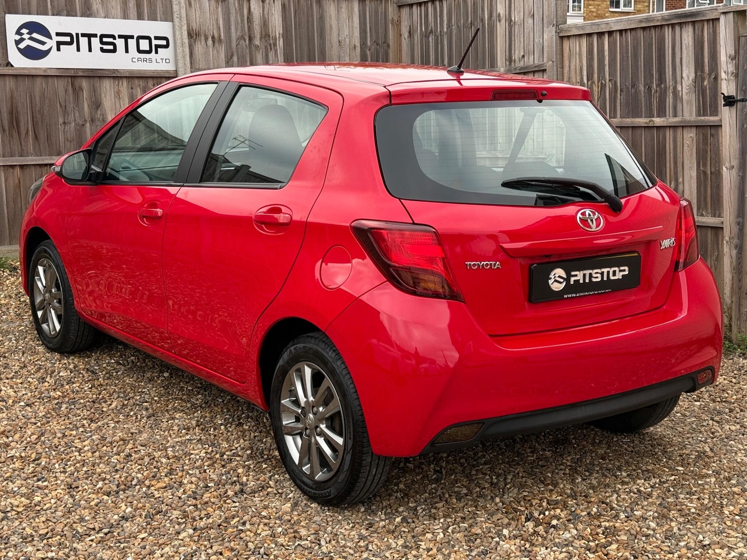 Used Toyota Yaris 2014 for sale - 76781126: Photo 2