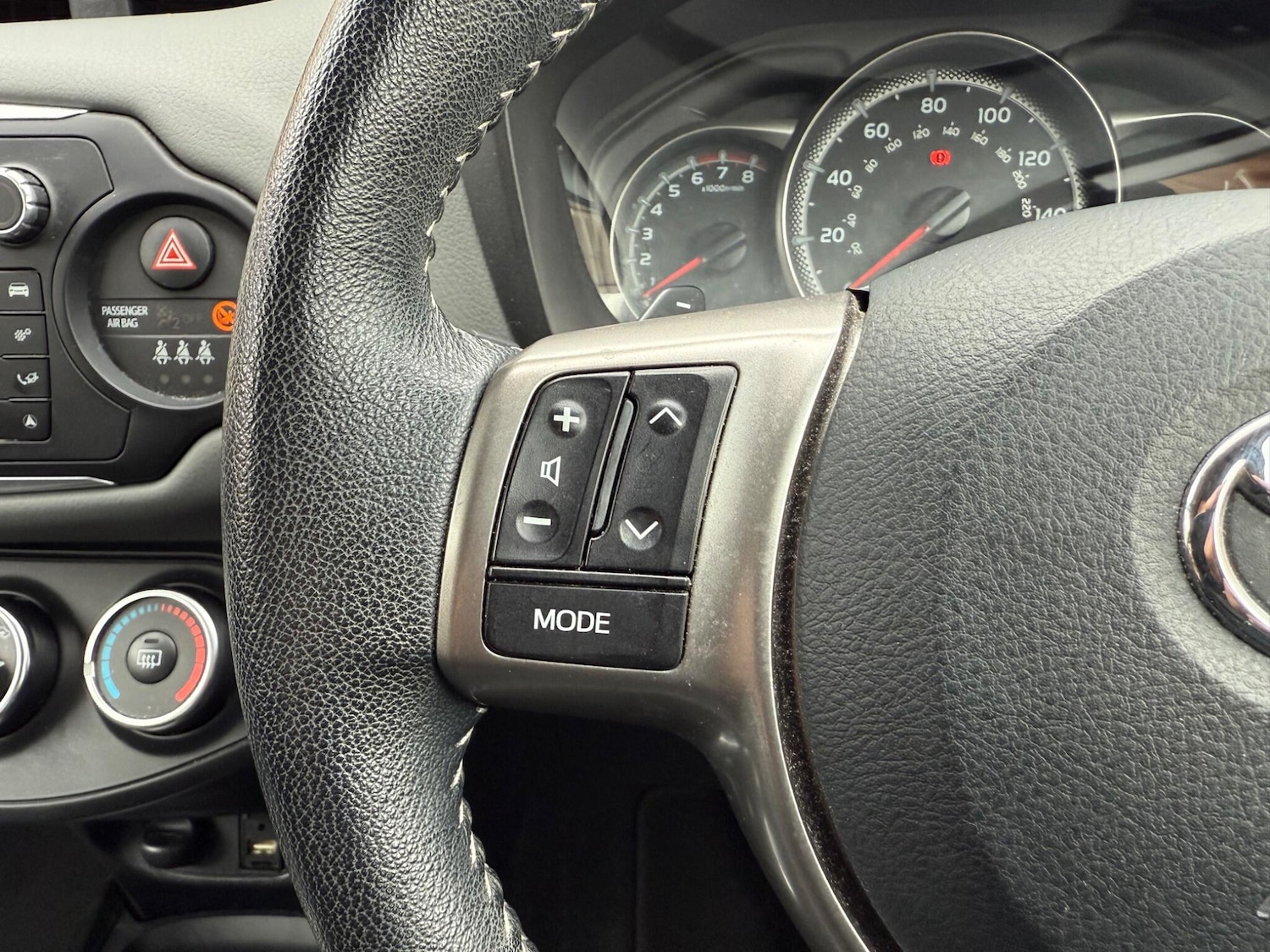 Used Toyota Yaris 2014 for sale - 76781126: Photo 32