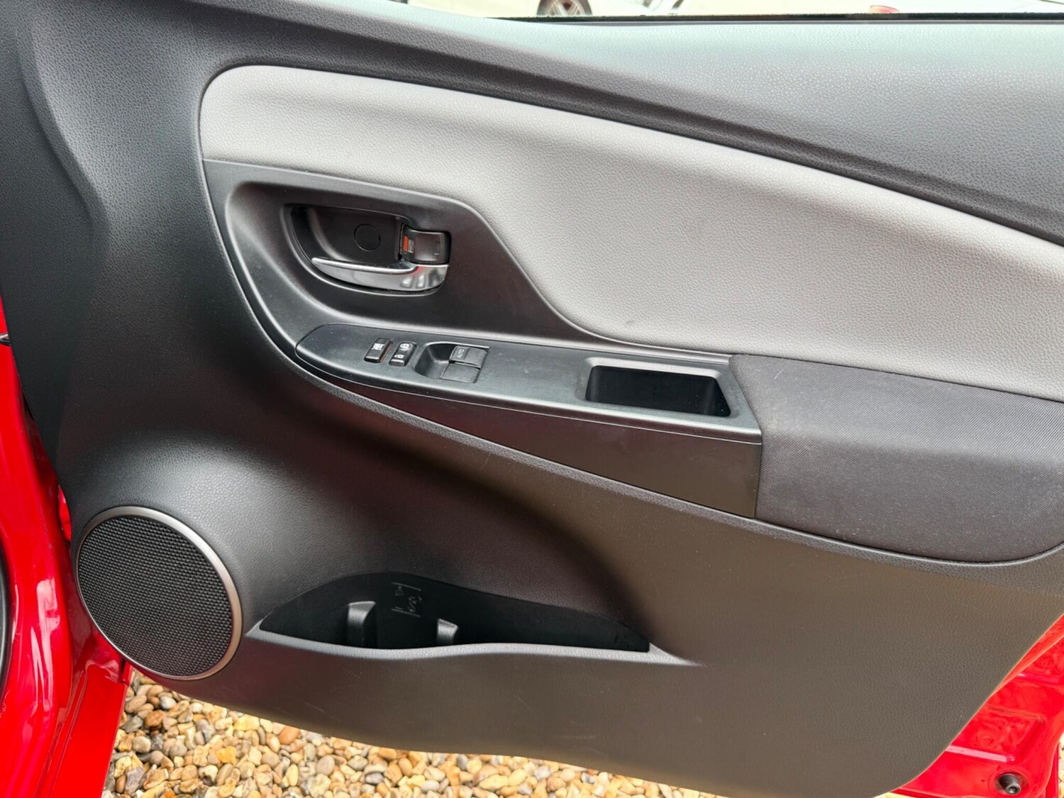 Used Toyota Yaris 2014 for sale - 76781126: Photo 36